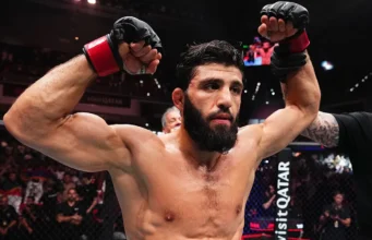 UFC star Arman Tsarukyan punches opponent in wild scene after Real American Freestyle wrestling match